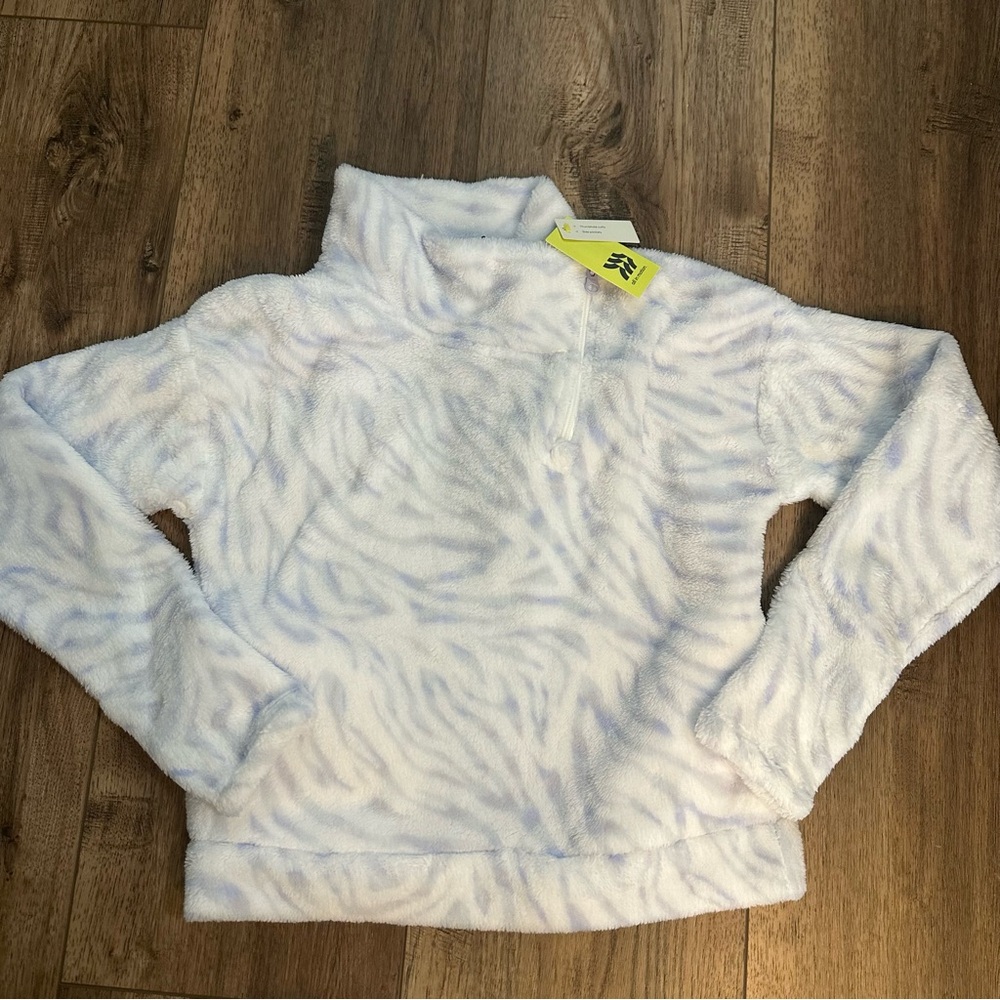 NWT! All in Motion Girl’s White Fleece Pullover, Zebra Print Gray, Cozy, L 10/12
